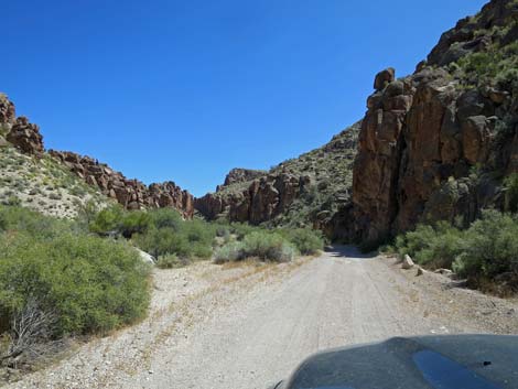 Valley of Faces Road