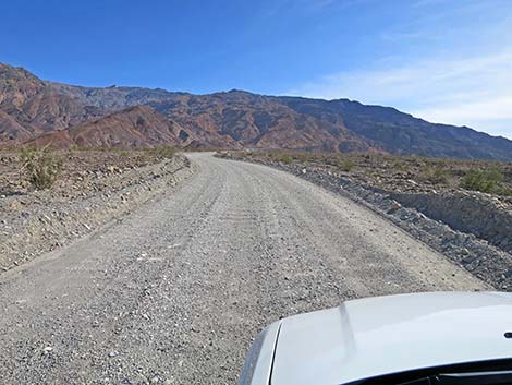 Mosaic Canyon Road