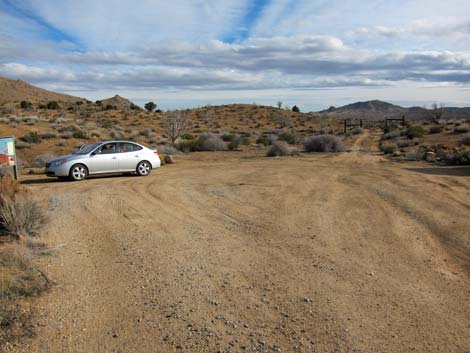 Hole-in-the-Wall to Mid Hills Trail